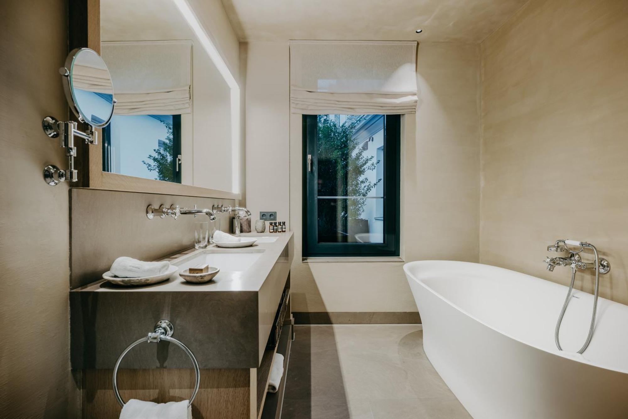 Hotel Purs Андернах Екстериор снимка